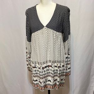 SUNDANCE BEAUTIFUL PATTERNS NWOT BLOUSE